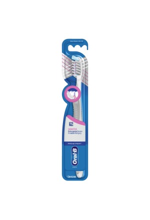 Spazzolino manuale Oral-B CrossAct 35 extra morbido