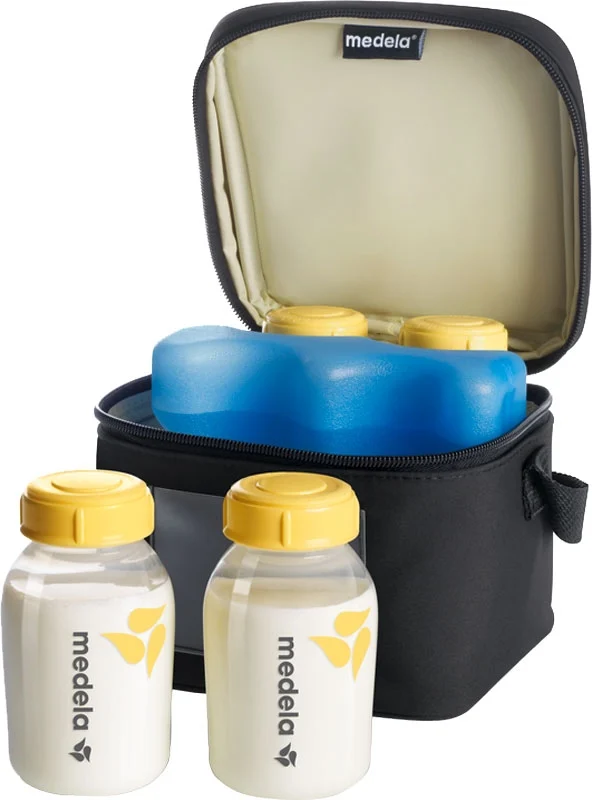 Borsa frigo Medela con 4 biberon di latte 1 elemento refrigerante