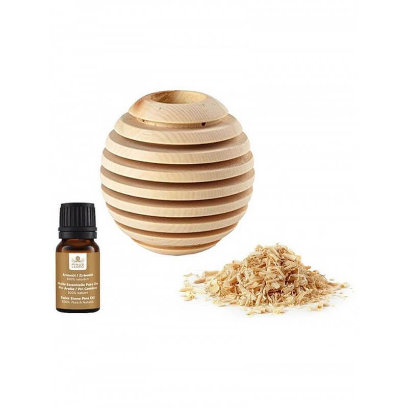 BERG&KRAFT Mappamondo in legno profumato di Pinus Cembra, con olio essenziale e trucioli